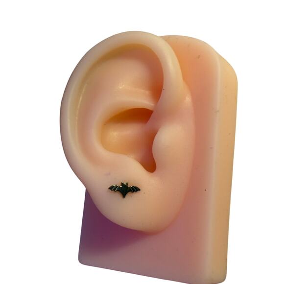Black Bat Earring Topper 18G/16G internally threaded - Picture 2 of 5